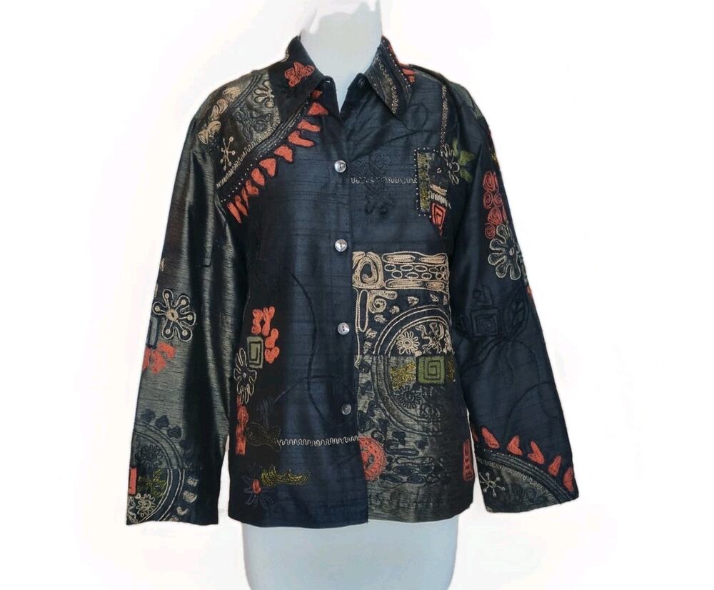 Chicos Size 1 100% Silk Embroidered Embellished Sequin Button Down Blouse Lined